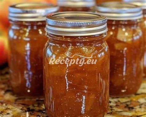 Jablečná marmeláda na toastu